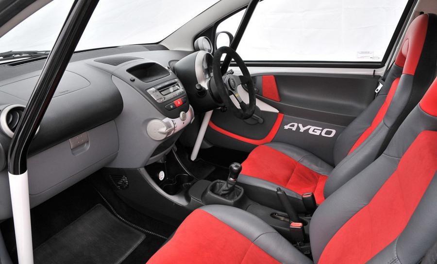  Toyota Aygo Crazy 2008 года  (фото 4 из 16)